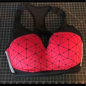 32DD Victoria Secret Incredible Sports Bra